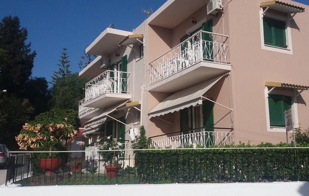 Vicky'S Guesthouse Kávos Dış mekan fotoğraf